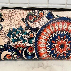Unique crossbody/clutch/wristlet - NWOT